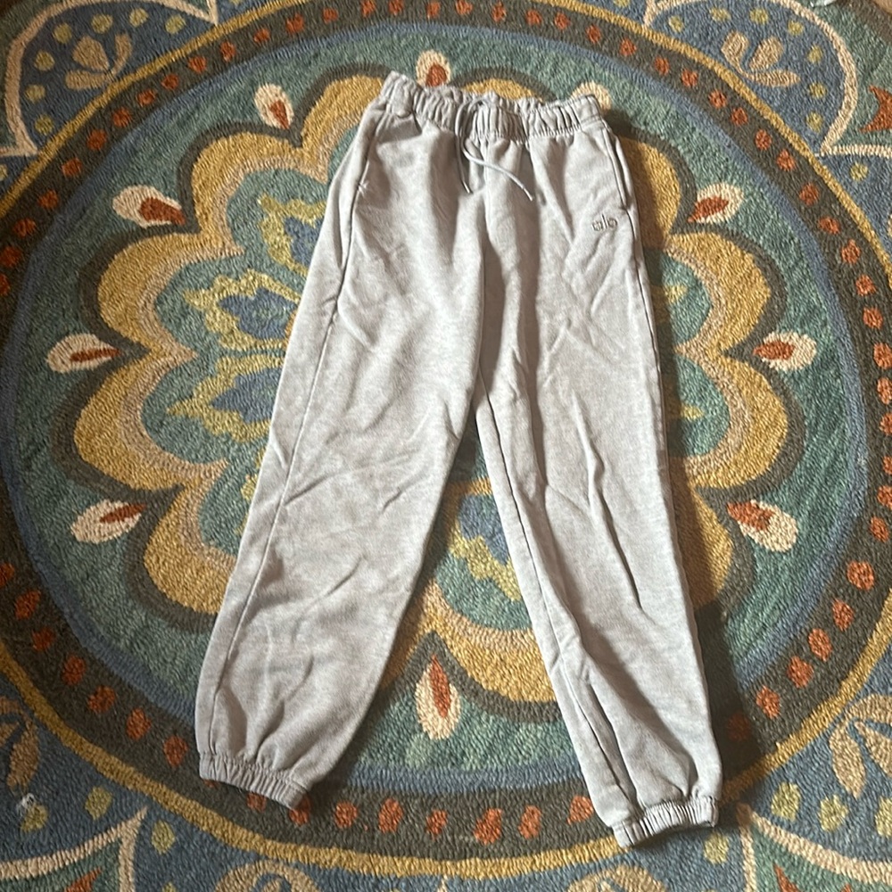 ALO GREY SWEATPANTS UNISEX SMALL